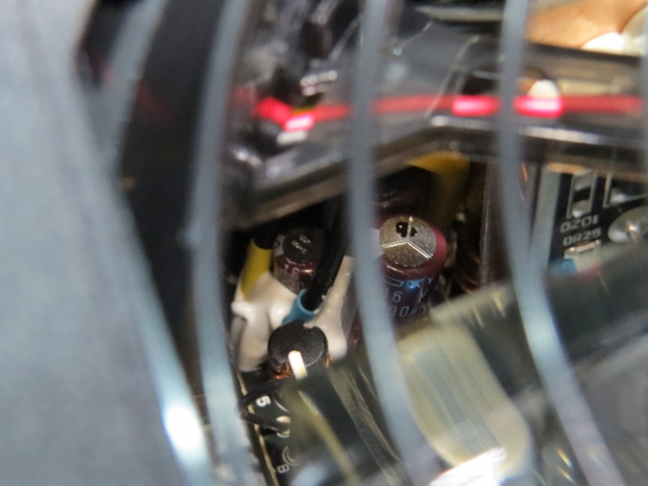 [開箱] Enermax金緻冰核II 650W金牌半模組電源