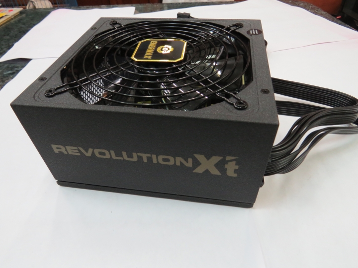 [開箱] Enermax金緻冰核II 650W金牌半模組電源