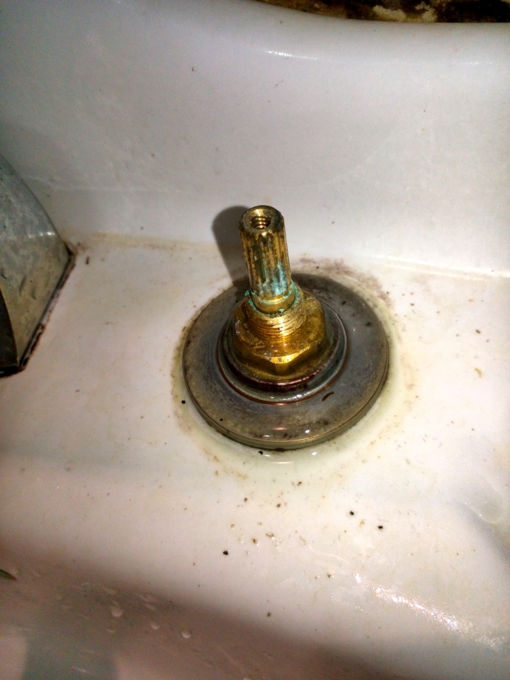 (請教)(水電)浴室面盆龍頭維修拆解