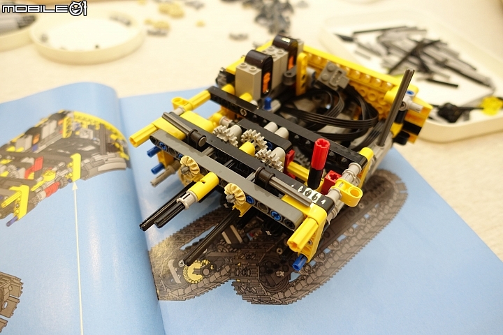 [開箱] LEGO Technic 8043 Motorized Excavator(復刻)