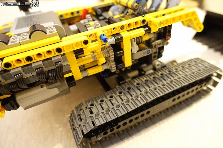 [開箱] LEGO Technic 8043 Motorized Excavator(復刻)