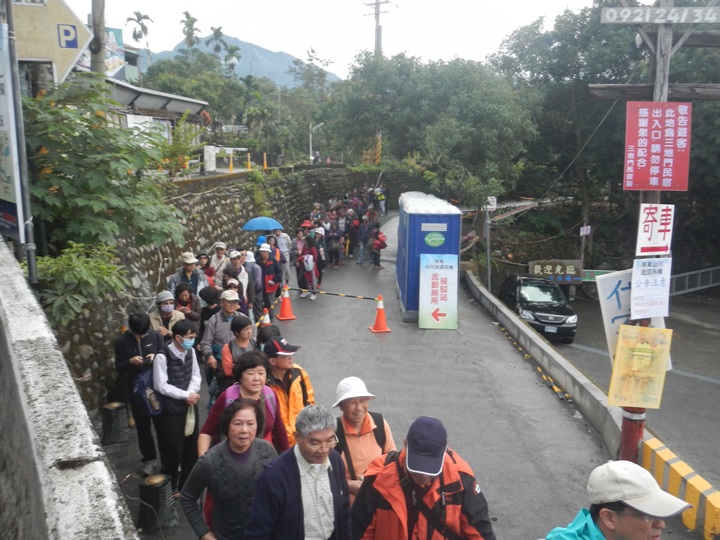 騎 向 屏 東 瑪 家 山 川 琉 璃 吊 橋