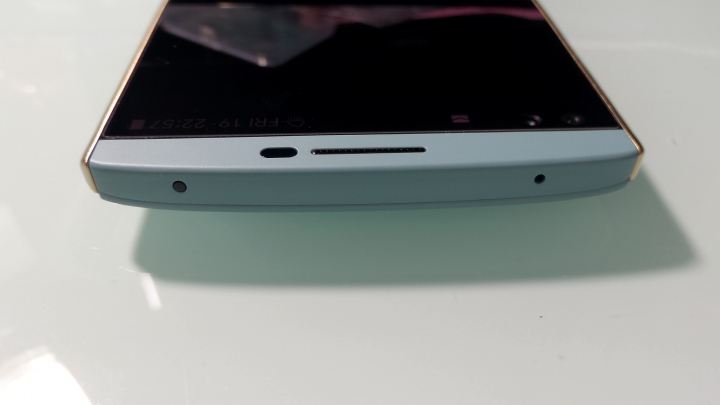 LG V10湖光藍~~開箱!