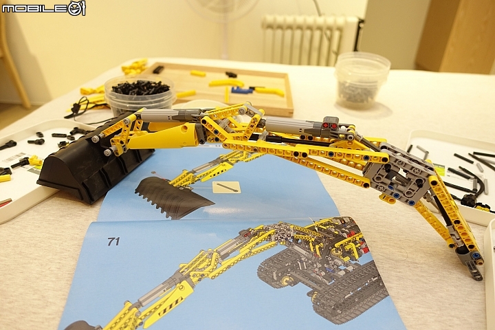 [開箱] LEGO Technic 8043 Motorized Excavator(復刻)
