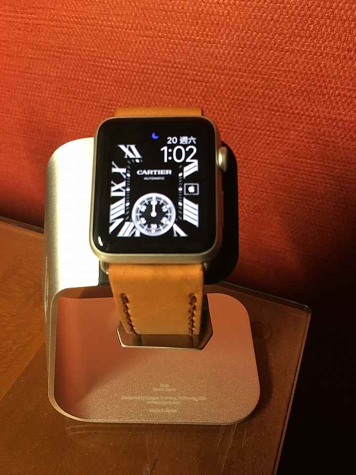 【開箱】Apple Watch 42mm 沛納海款手工奧地利進口錶帶 & Spigen 手錶充電座