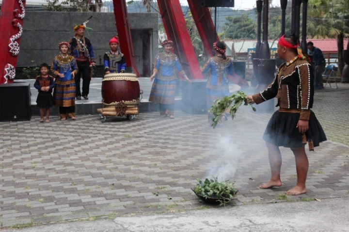 騎 向 屏 東 瑪 家 山 川 琉 璃 吊 橋