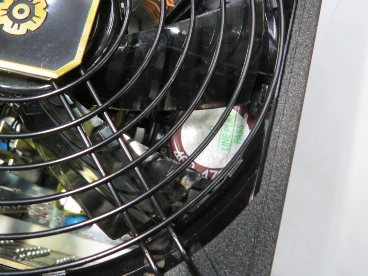 [開箱] Enermax金緻冰核II 650W金牌半模組電源