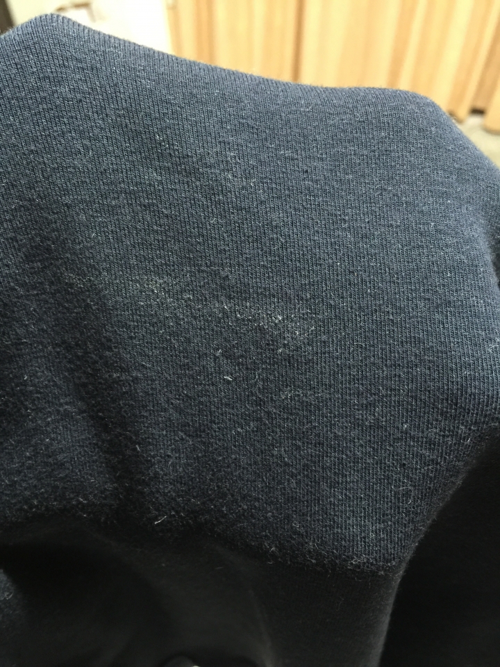 [請益]請問衣服洗完後都會有白色的污漬是何解?