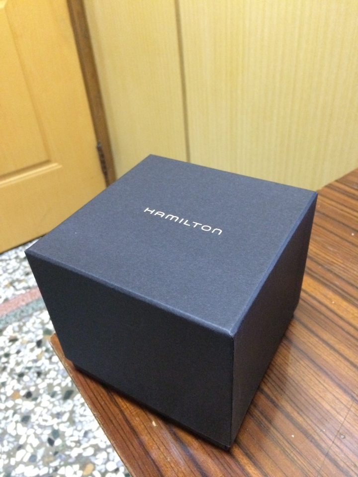 [新手開箱] HAMILTON KHAKI FIELD陸戰雙曆機械腕錶