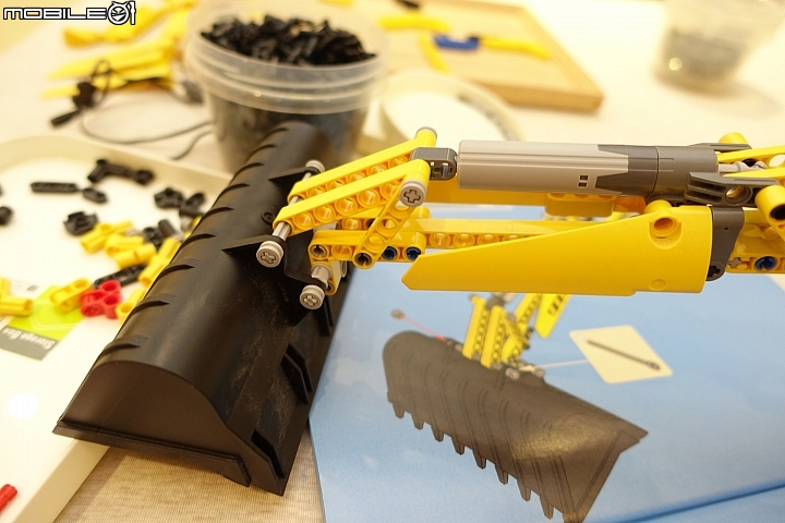 [開箱] LEGO Technic 8043 Motorized Excavator(復刻)