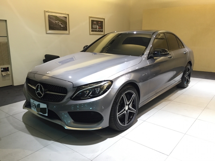 GLA200關箱 & C450開箱