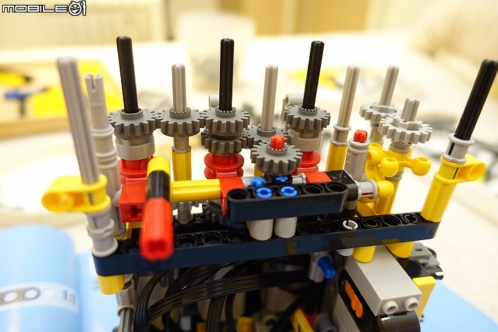 [開箱] LEGO Technic 8043 Motorized Excavator(復刻)