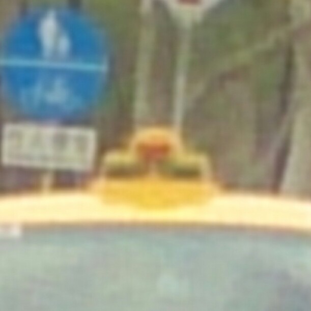 很模糊……這是那一間計程車公司
