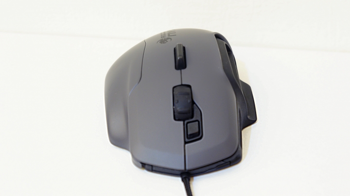 [開箱/心得]ROCCAT NYTH 打造獨一無二的專用滑鼠
