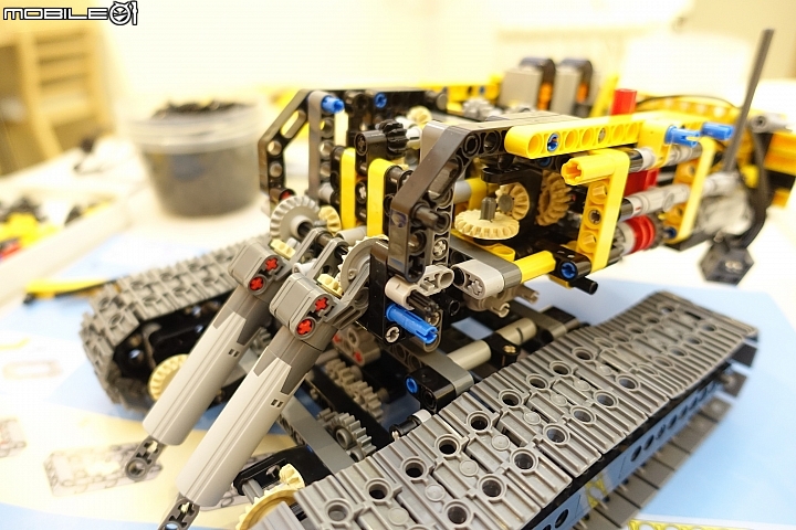[開箱] LEGO Technic 8043 Motorized Excavator(復刻)
