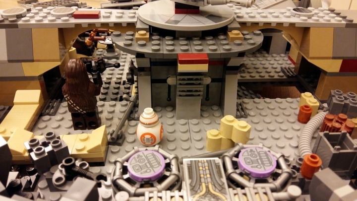 LEGO 75105 Millennium Falcon