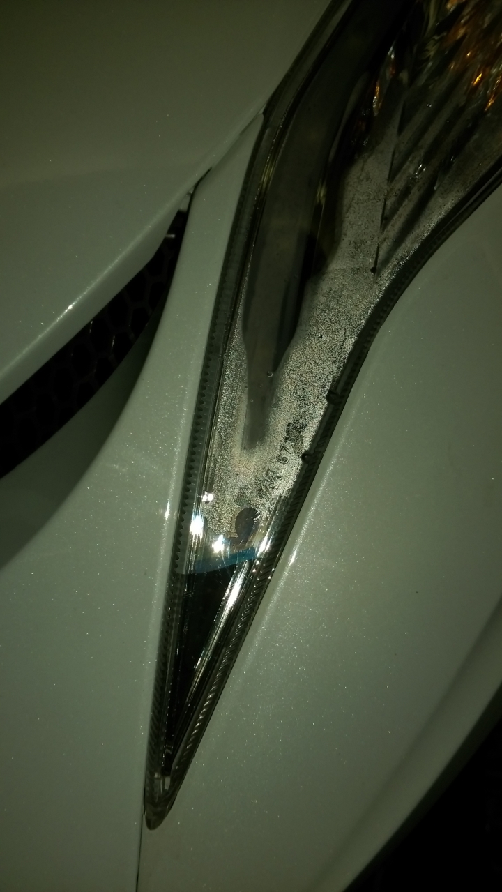 請問Z1方向燈燈殼下方泡水 會有短路的危險嗎?