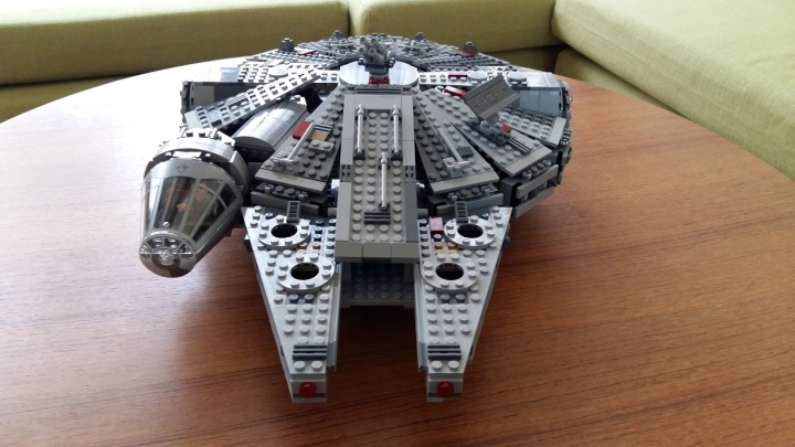 LEGO 75105 Millennium Falcon
