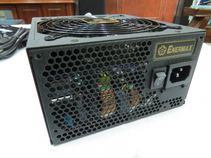 [開箱] Enermax金緻冰核II 650W金牌半模組電源