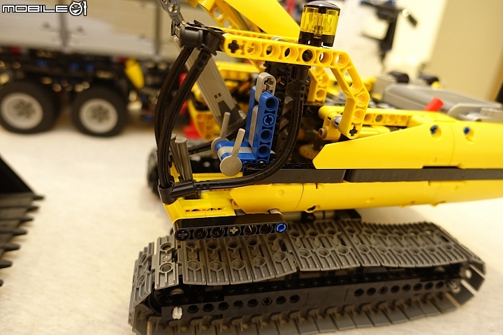 [開箱] LEGO Technic 8043 Motorized Excavator(復刻)