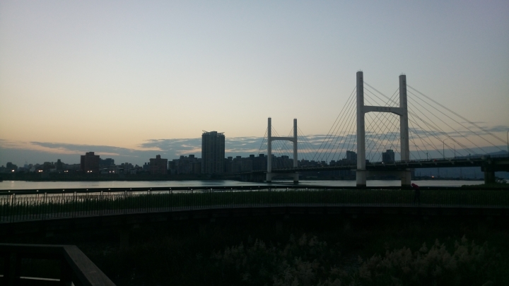 【分享】光學防手震極速對焦拍照更方便！HTC One M9+極光版與Sony Nex 5照相PK體驗（日拍與風景照）