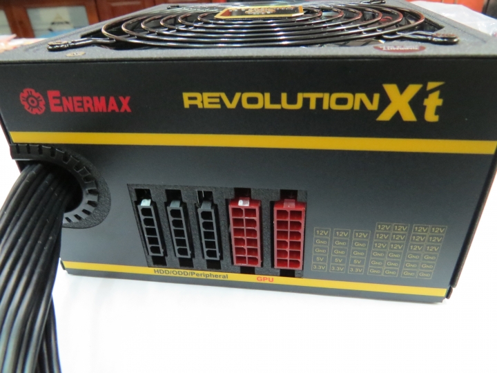 [開箱] Enermax金緻冰核II 650W金牌半模組電源