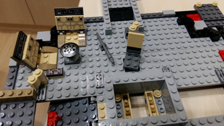 LEGO 75105 Millennium Falcon