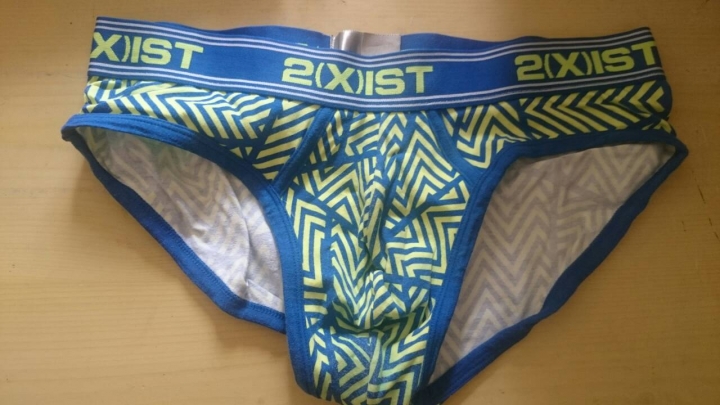 幫我看這是不是假的!!