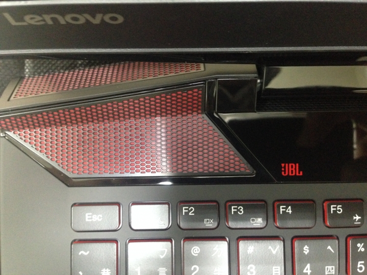 Lenovo IdeaPad Y700 購買三天，螢幕沒反應(內含微開箱）