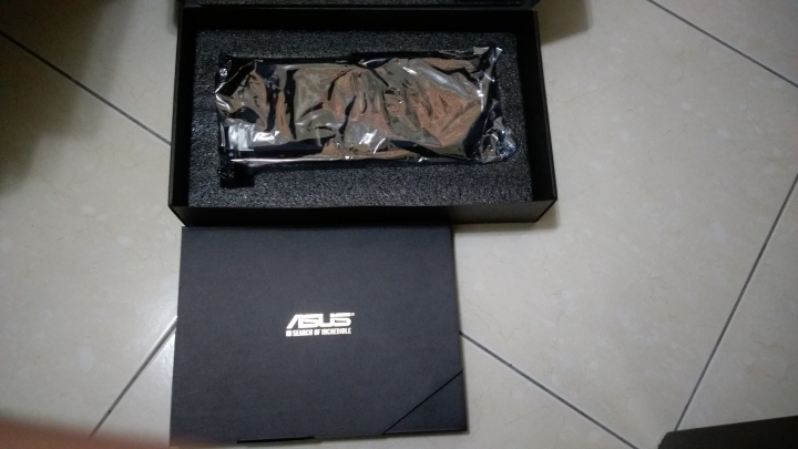 970顯示卡開箱文!! 處女開箱文請見諒
