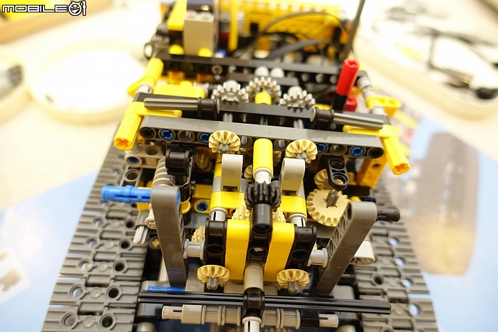 [開箱] LEGO Technic 8043 Motorized Excavator(復刻)