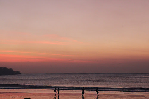 【峇里島】Day2(下)。熱石按摩好舒服~金巴蘭夕陽晚餐浪漫加分