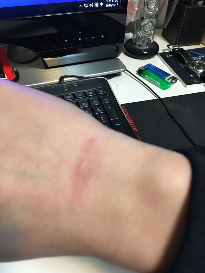 還是買了510之為啥我的保證書裁切那麼醜