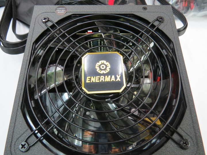 [開箱] Enermax金緻冰核II 650W金牌半模組電源