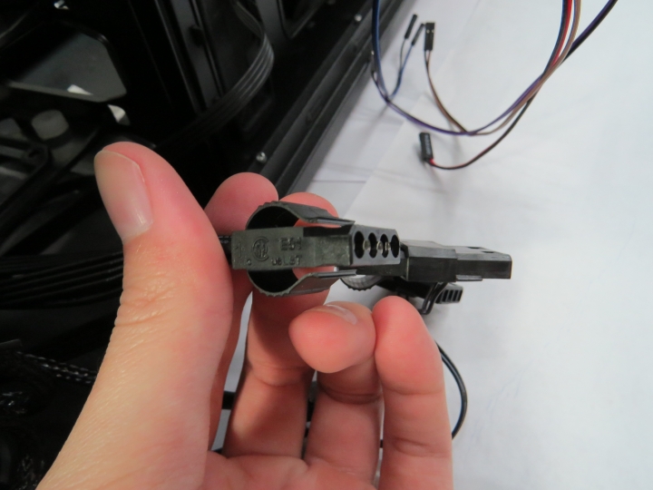 [開箱] Enermax金緻冰核II 650W金牌半模組電源