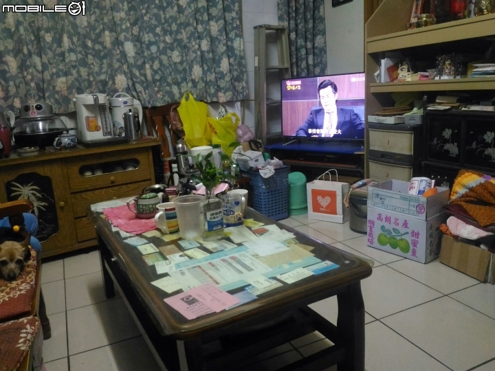 請問該怎樣放置電視才方便所有人觀看?