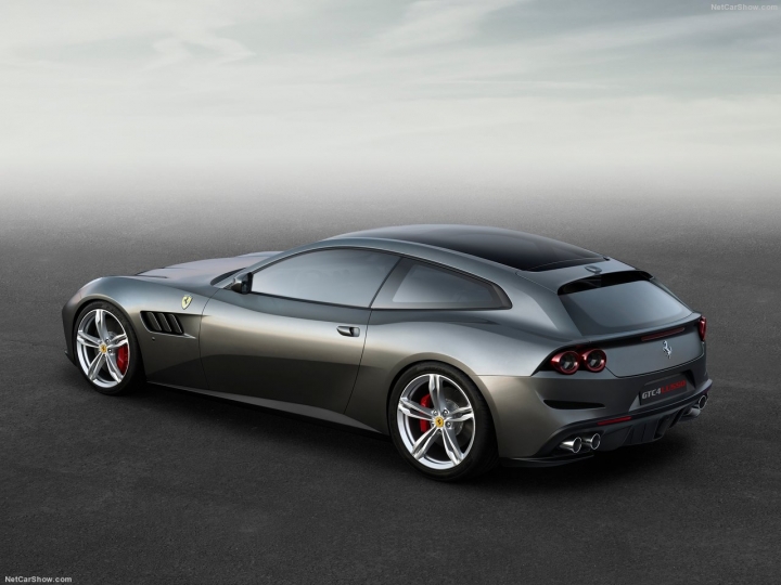 Ferrari GTC4 Lusso發表