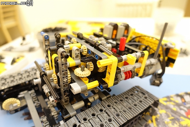 [開箱] LEGO Technic 8043 Motorized Excavator(復刻)