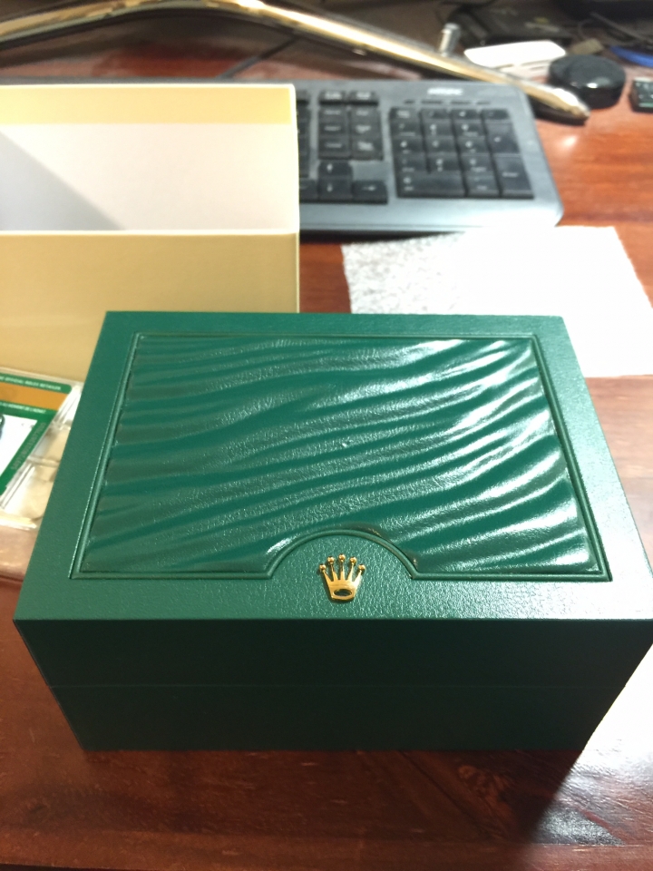 開箱ROLEX Explorer II 216570 大探險家二號腕錶-白/42mm，聽了大家説的直上勞，那就上勞一次看看。