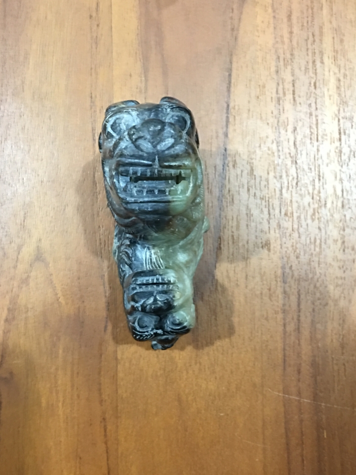請問這三顆石頭是甚麼?
