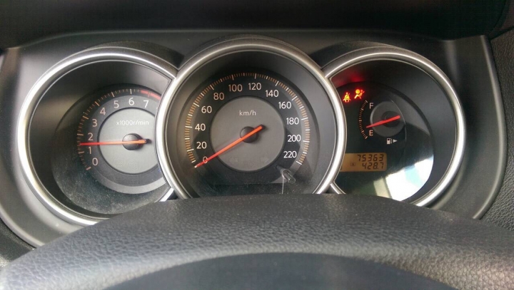購買二手TIIDA看車問題