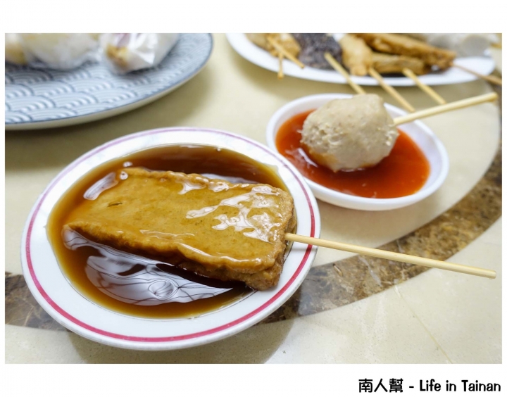 【台南市安平區-美食】每日限量 不訂吃不到~~億載雞腿王(烤雞腿.黑輪米血)