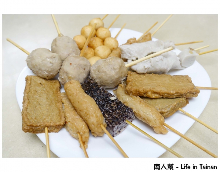 【台南市安平區-美食】每日限量 不訂吃不到~~億載雞腿王(烤雞腿.黑輪米血)