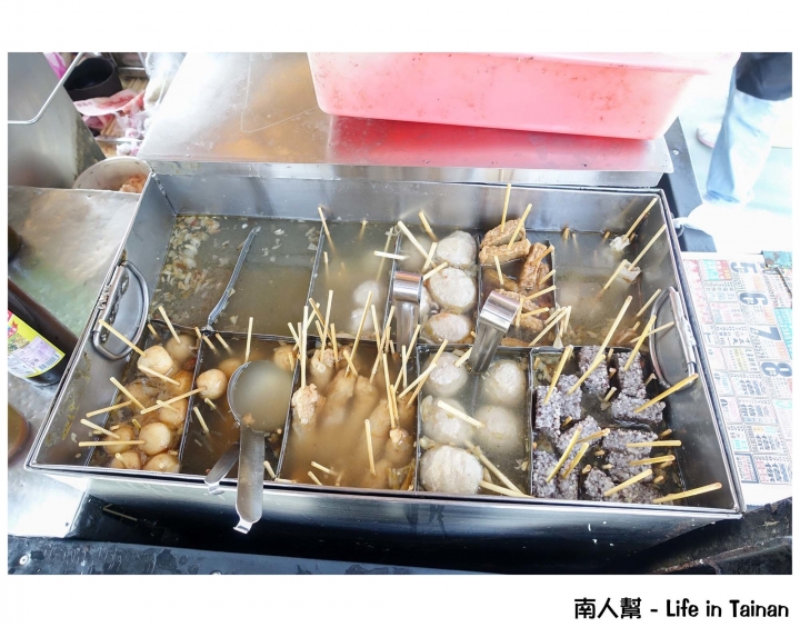 【台南市安平區-美食】每日限量 不訂吃不到~~億載雞腿王(烤雞腿.黑輪米血)