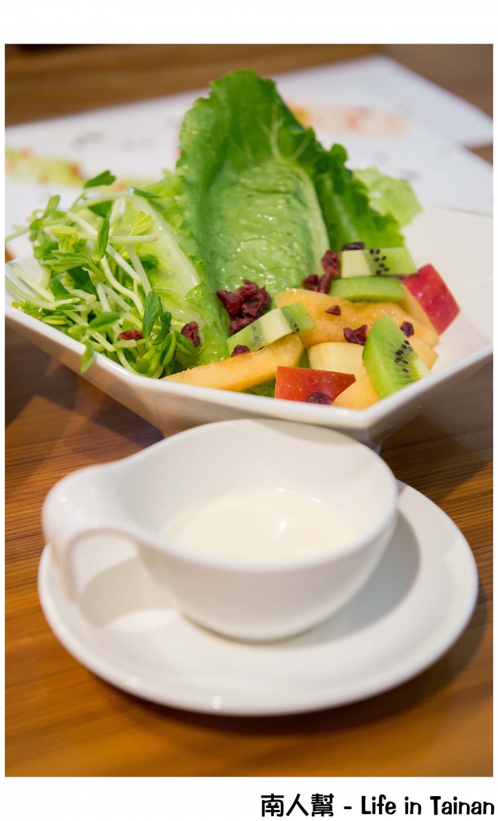 【台南市安平區-美食】少油低鹽蔬食餐，還提供品茶服務~~食蔬茶齋(預約制)