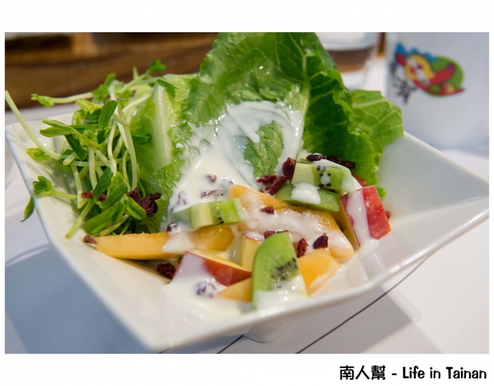 【台南市安平區-美食】少油低鹽蔬食餐，還提供品茶服務~~食蔬茶齋(預約制)