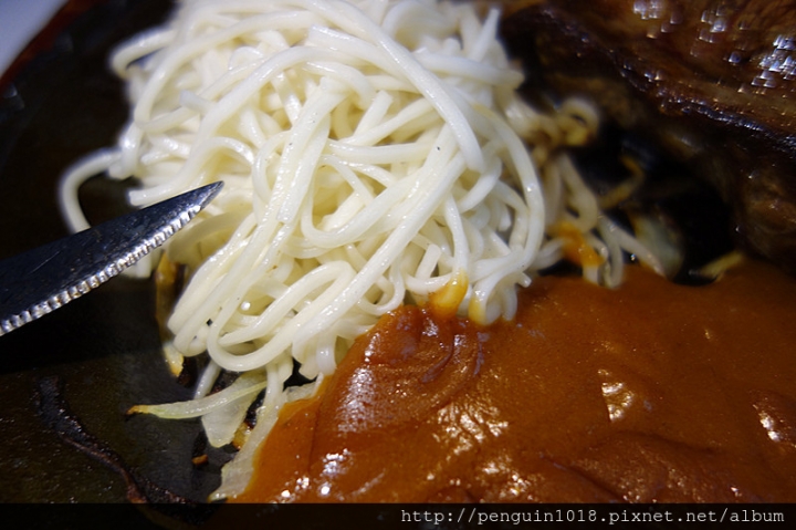 【彰化北斗】家園藝術咖啡牛排館；有溫度的美味牛排，環境雅緻氣氛好，簡餐跟火鍋都好好吃，經營30年的好味道(附專屬停車場/鄰近田尾花市)。
