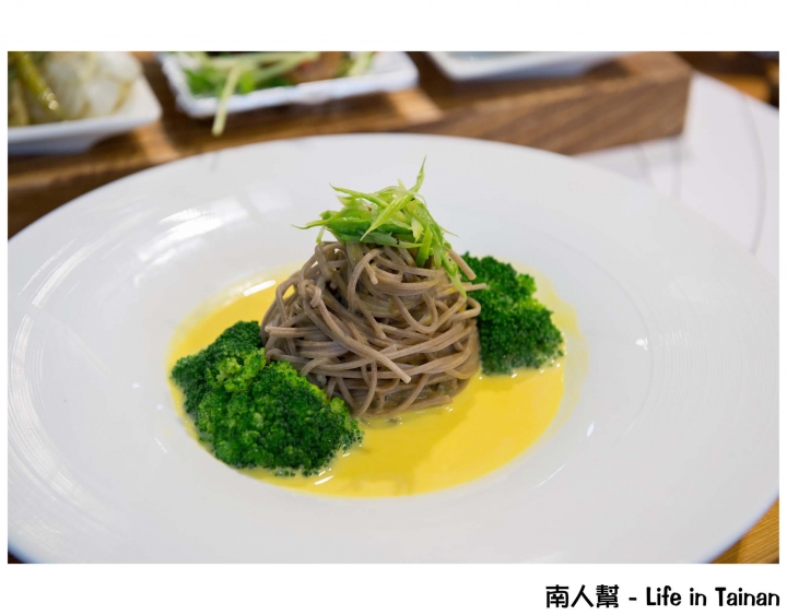 【台南市安平區-美食】少油低鹽蔬食餐，還提供品茶服務~~食蔬茶齋(預約制)