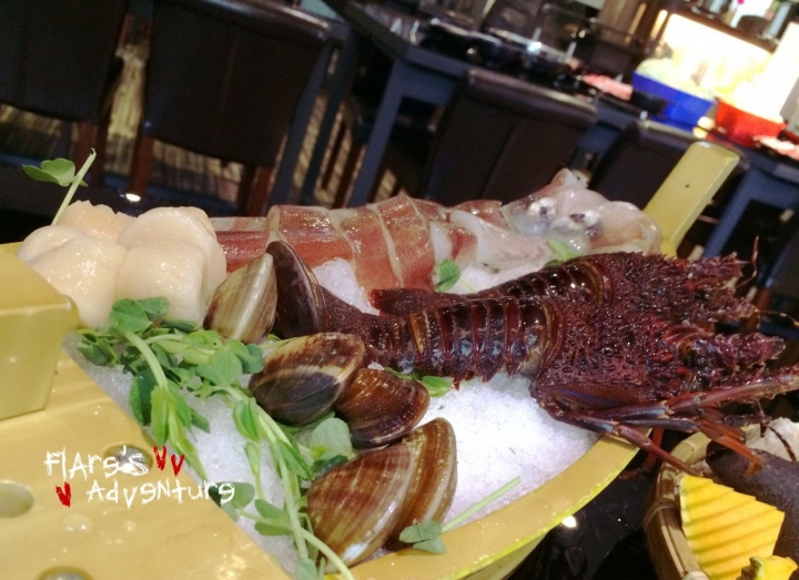 [新北淡水美食] 晉家門開鍋 CP值高 海鮮火鍋 新鮮蔬果 麻辣酸菜味增 採用當日配送多樣化食材