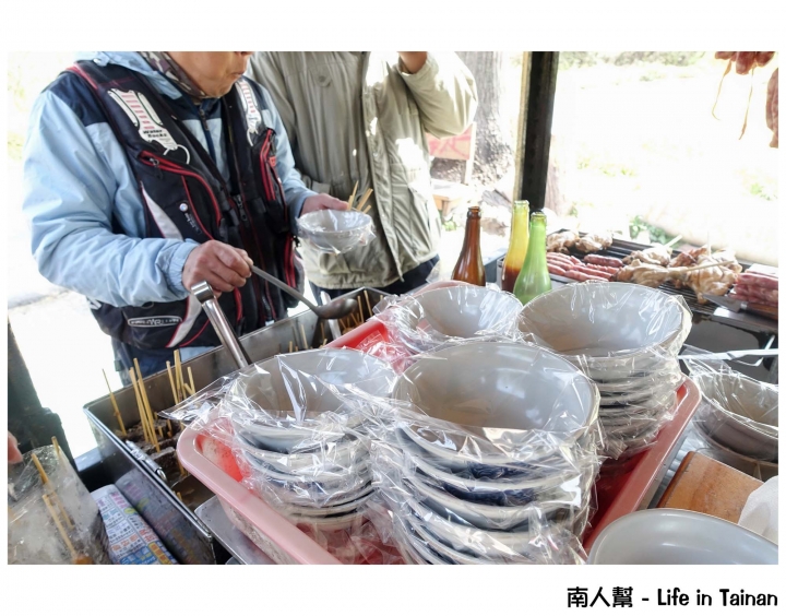【台南市安平區-美食】每日限量 不訂吃不到~~億載雞腿王(烤雞腿.黑輪米血)